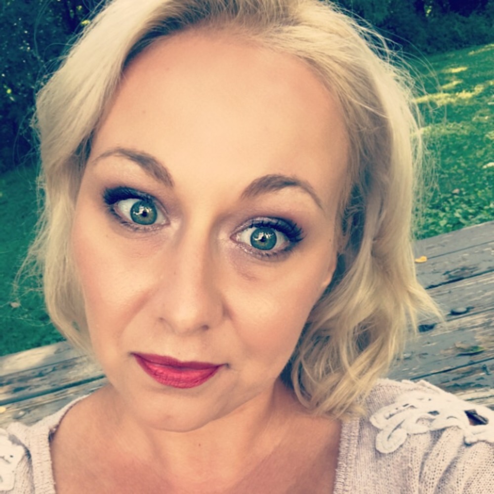 Meet your Posher, April